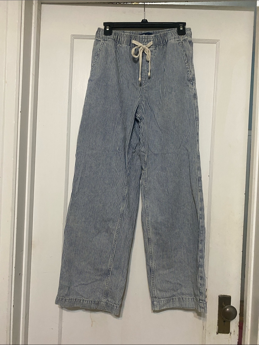 GAP PINSTRIPE DENIM
